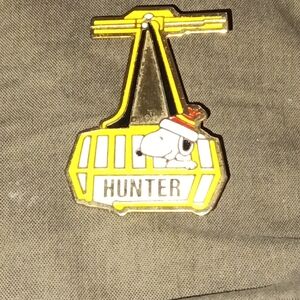 Yellow Snoopy Cable Car Enamel Pin - Hunter